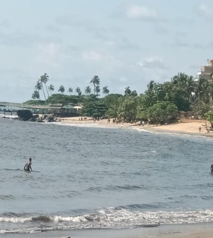La Maison Du Voyageur Kribi Exteriör bild